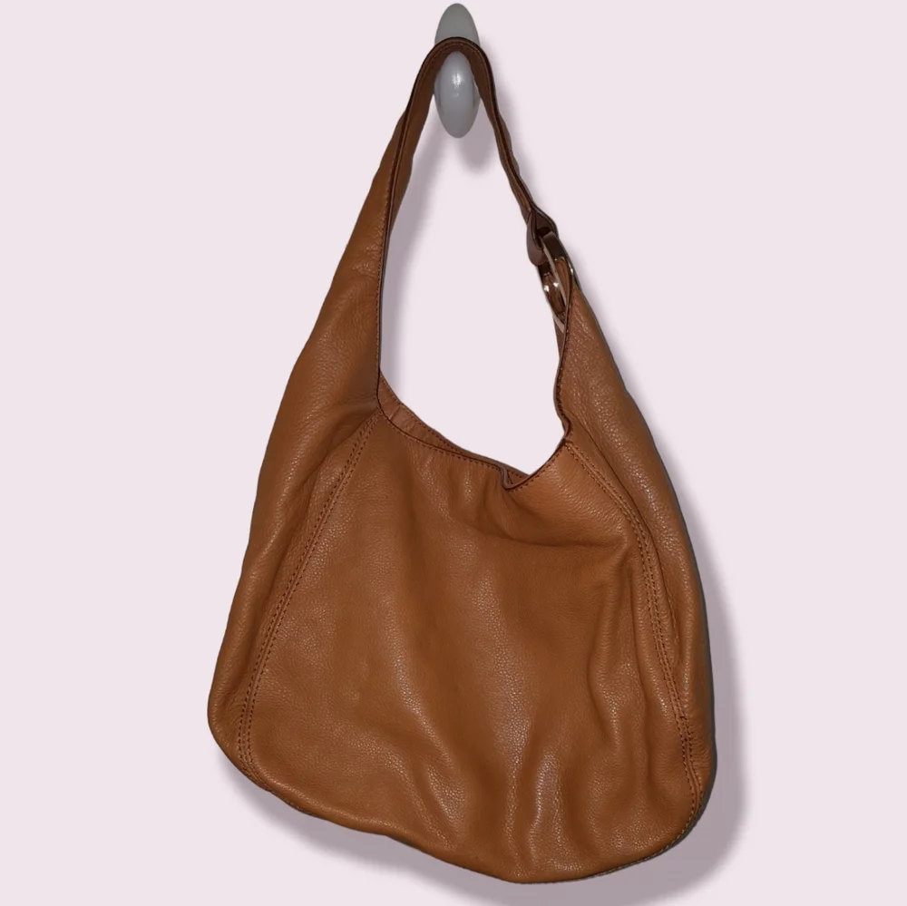 Michael Kors Fulton Large Pebbled Leather Slouchy Shoulder Bag and Wallet - Picture 6 of 10